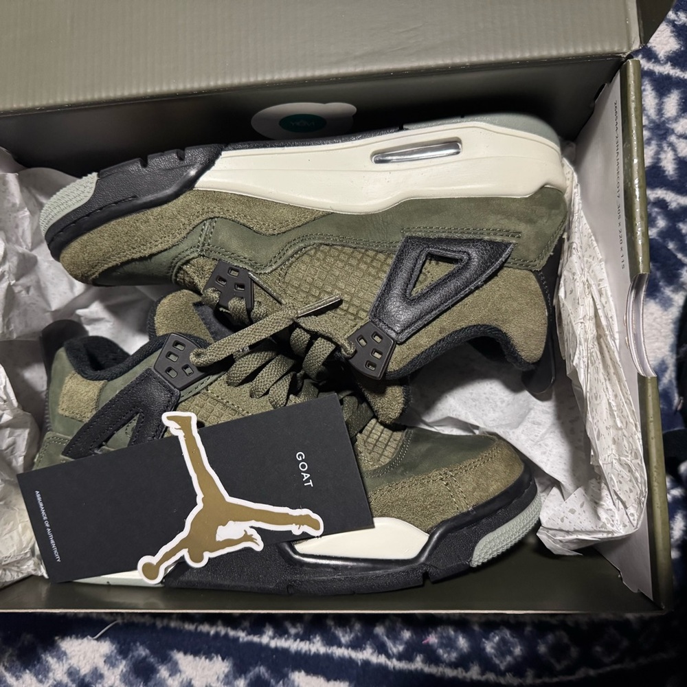 AIR JORDAN 4 RETRO SE CRAFT GS OLIVE/VANILLA